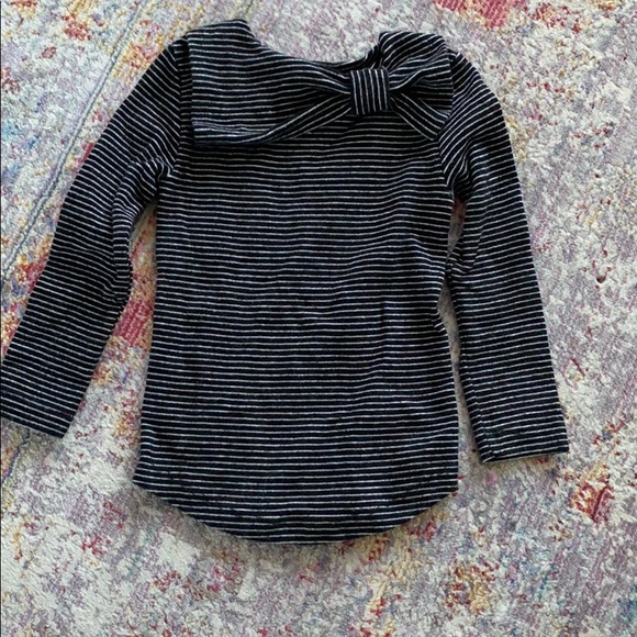 Girls size small(3/4) black/white stripped bow top - Picture 1 of 1